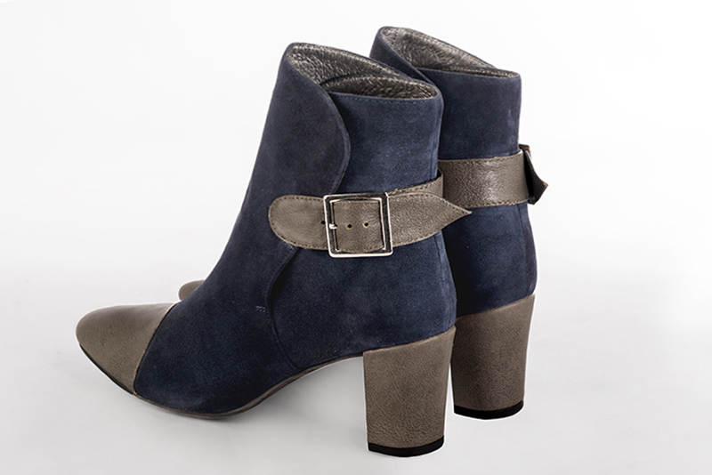 Women's taupe brown and navy blue elegant ankle boots, with buckles at the back. Round toe. Medium block heels - Rear view